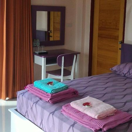 V-House Hotel Trang Luaran gambar