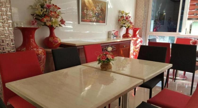 V-House Hotel Trang Luaran gambar