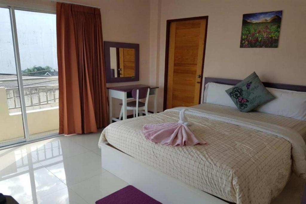 V-House Hotel Trang Luaran gambar
