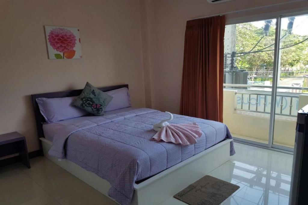 V-House Hotel Trang Luaran gambar