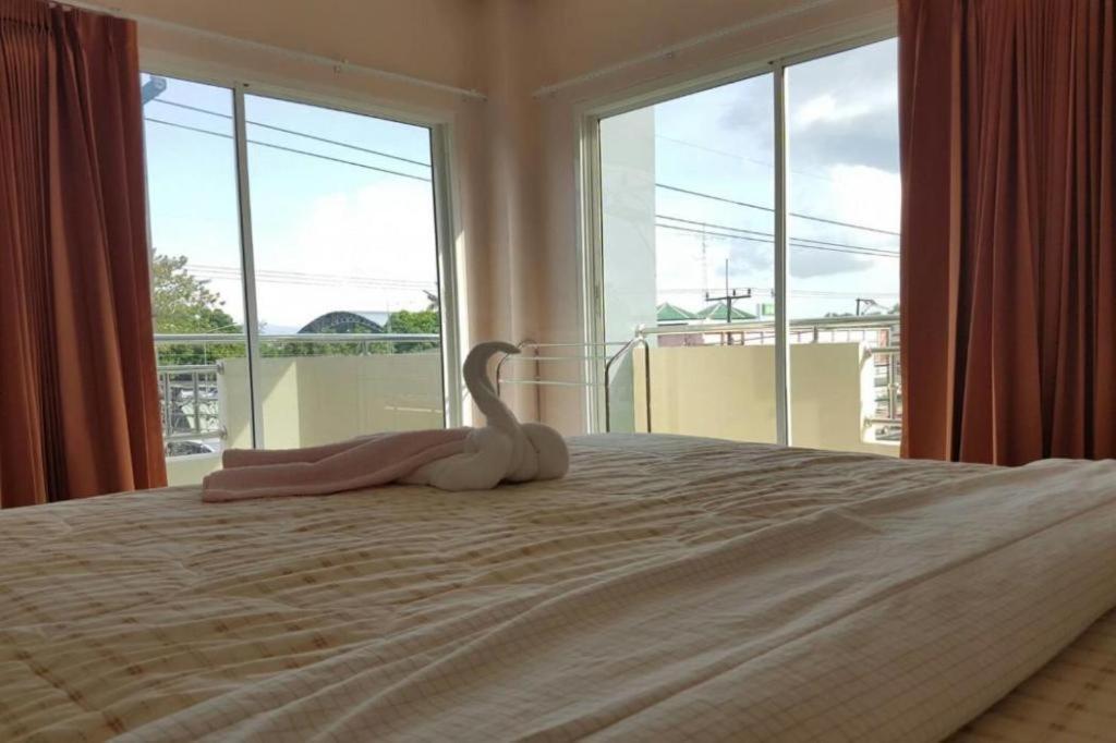 V-House Hotel Trang Luaran gambar