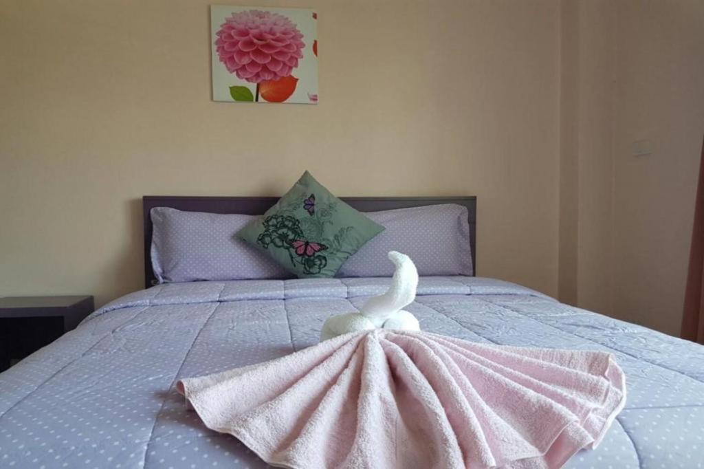 V-House Hotel Trang Luaran gambar