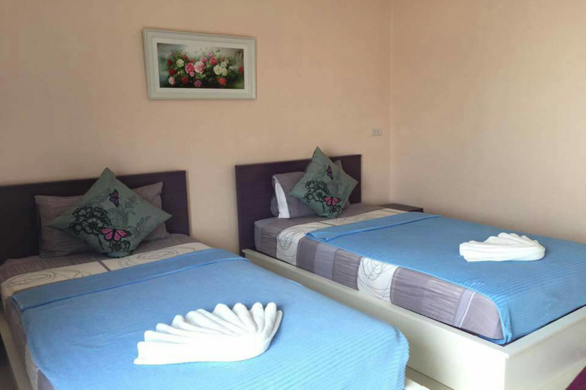 V-House Hotel Trang Luaran gambar