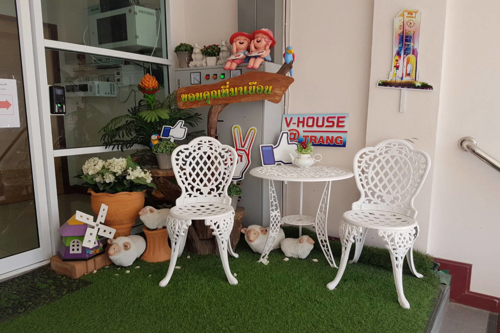 V-House Hotel Trang Luaran gambar